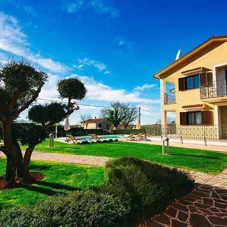 Апартаменты Silvia Пореч